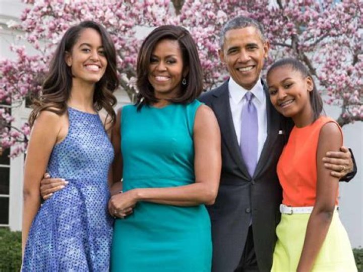 Barack Obama’s daughter Sasha Obama Biography: Age, Boyfriend, Height, Net Worth, Education, Grandparents