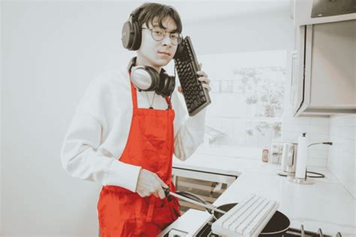 CrankGameplays Biography; Net Worth, Age, Height, Merch, Tattoos, Songs, YouTube And Girlfriend