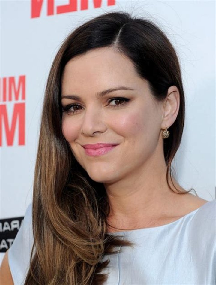 Jacinda Barrett Biography, Wiki, Age, Husband, Kids, Suits, Feet, Movies and TV Shows.