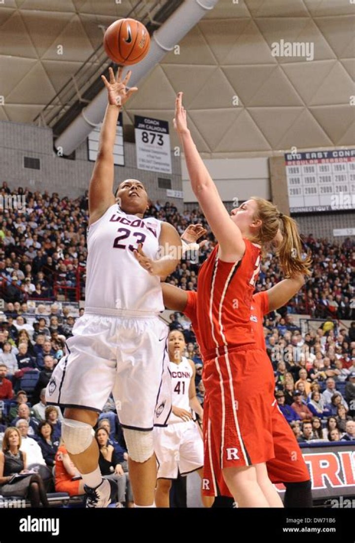 Kaleena Mosqueda-Lewis Age, Wiki, Biography, Wife, Children, Salary, Net Worth, Parents