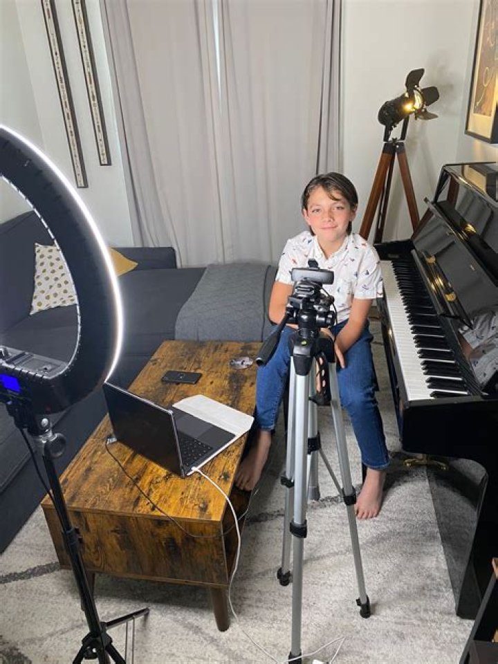 Tom Hulshof , Age, Wiki, Bio, Height, Parents, Birthday, Instagram