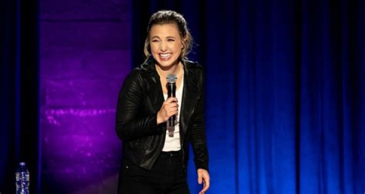 What we know about Taylor Tomlinson’s parents