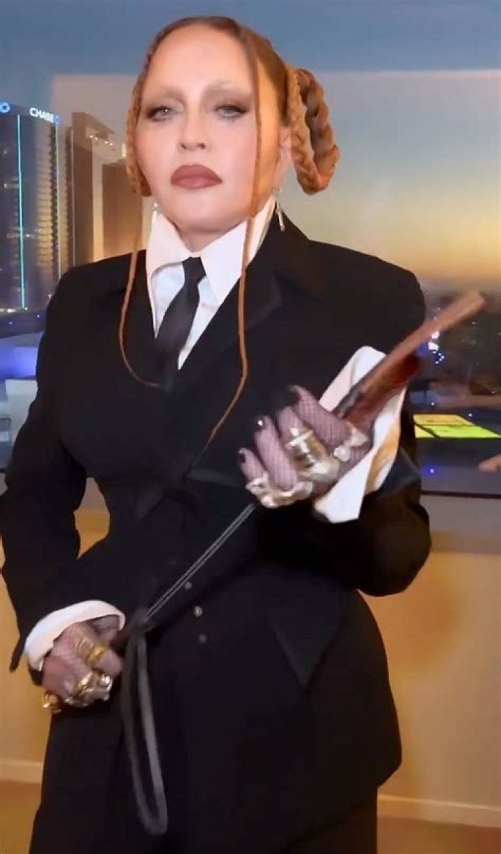Who Is Charlenaaquino_gnc Aka Charlena Aquino? TikToker Shows Off Her Long Tongue Video On Reddit